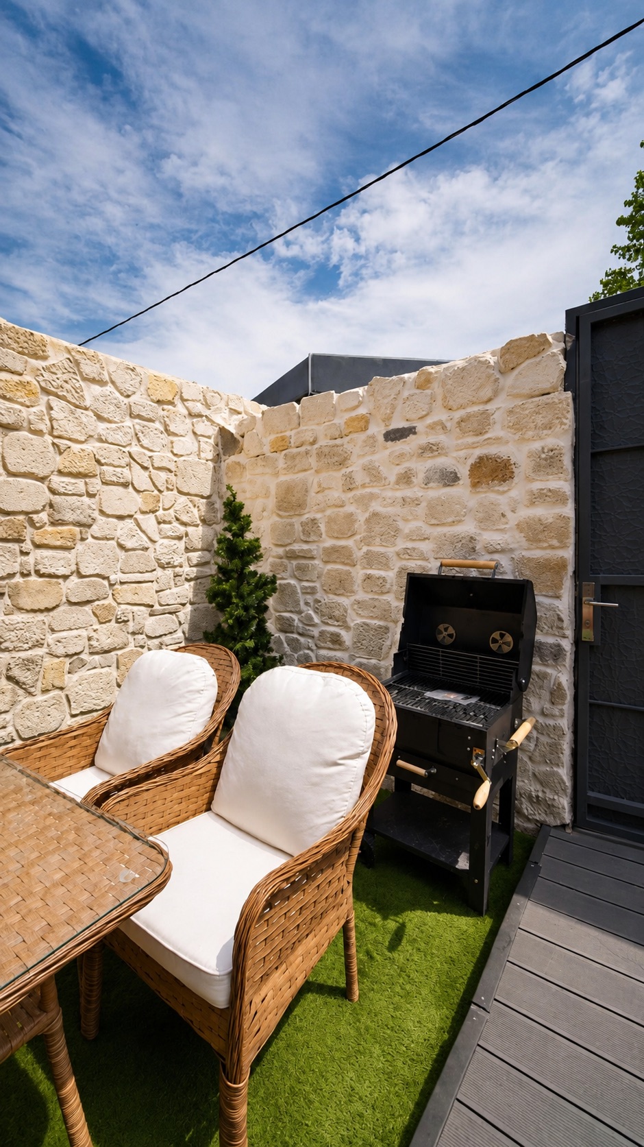 Prime Suites Taş avlu